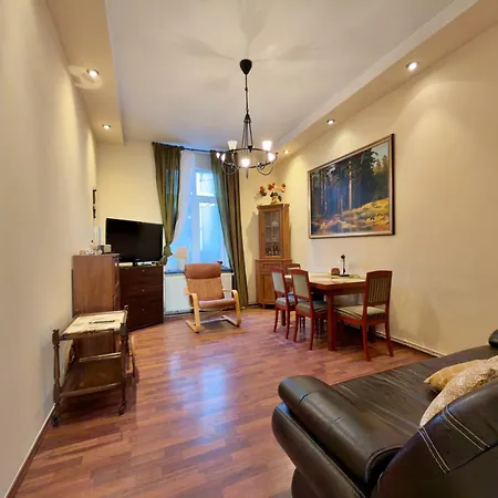 Fiszer Apartment, 400 M Beach, 300 M Monte Cassino Διαμέρισμα *